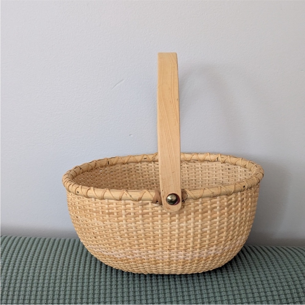 Nantucket style Woven Basket with Handle